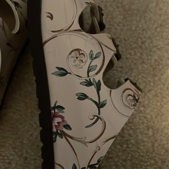 Birkenstocks practically new! Size 38. Floral design. - Picture 2 of 7